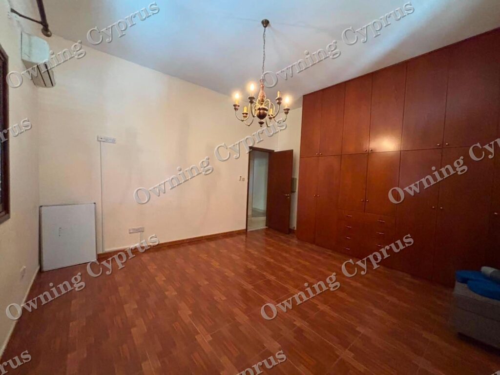 Upper Floor House/Office in Paphos