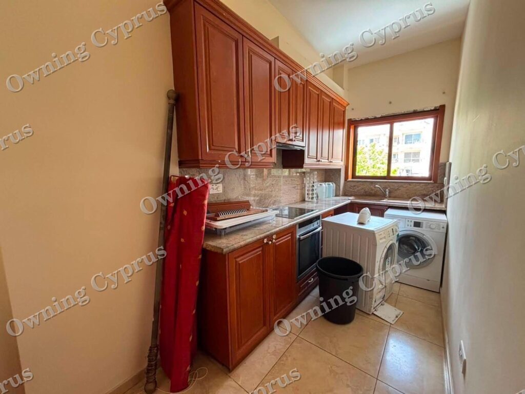 Upper Floor House/Office in Paphos