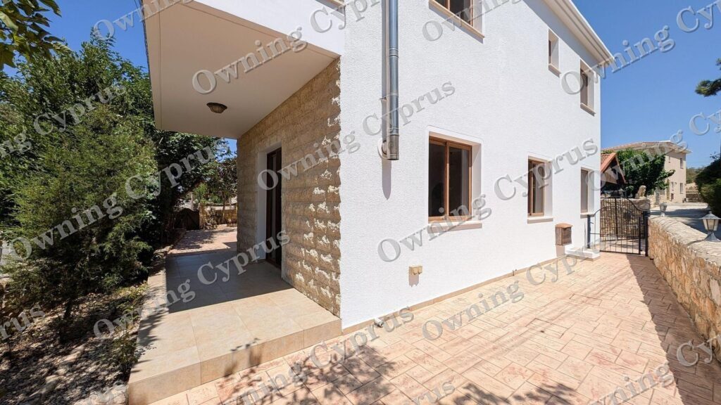 Detached two-storey House in Ineia, Paphos – 41056