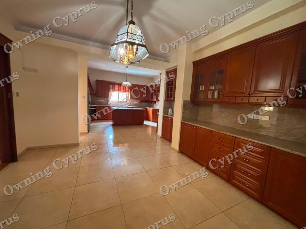Upper Floor House/Office in Paphos